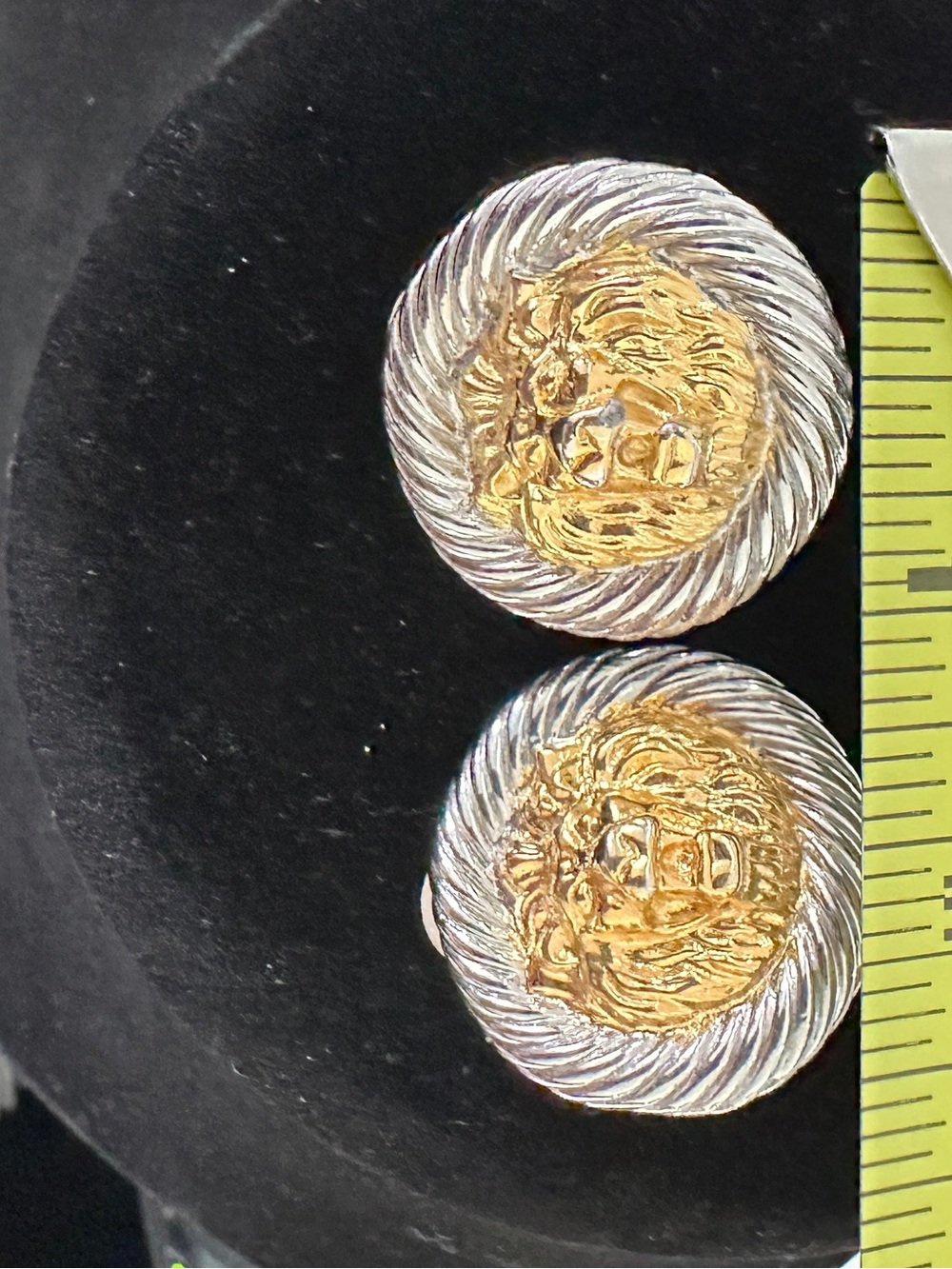 Vtg 80s Two Tone Lion Head Clip Earrings Gold Silver Rope Border Round 1i - Picture 3 of 8